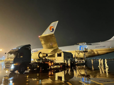 陜西自貿(mào)區(qū)空港功能區(qū)引領(lǐng)效率革命 國(guó)際貨物實(shí)現(xiàn)24小時(shí)“直提直裝”